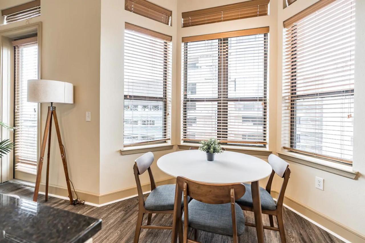 Spacious Flat + Gym + Pool Daire Houston