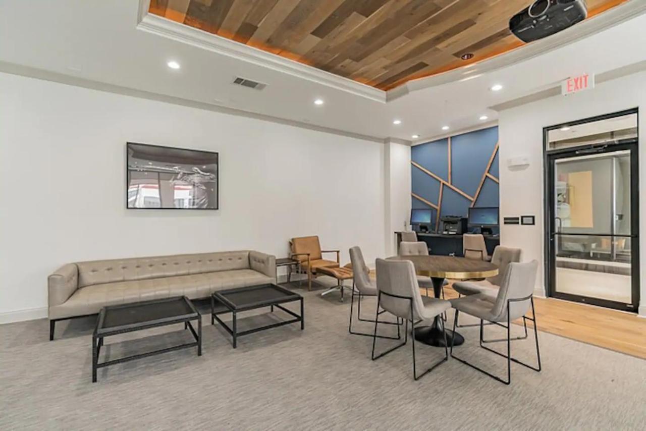 Daire Spacious Flat + Gym + Pool Houston